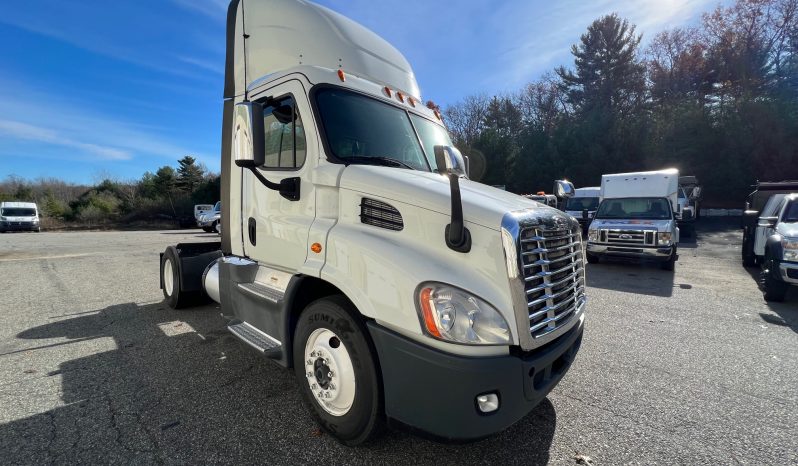 2015 Freightliner Cascadia Single Axle Daycab #4796 full